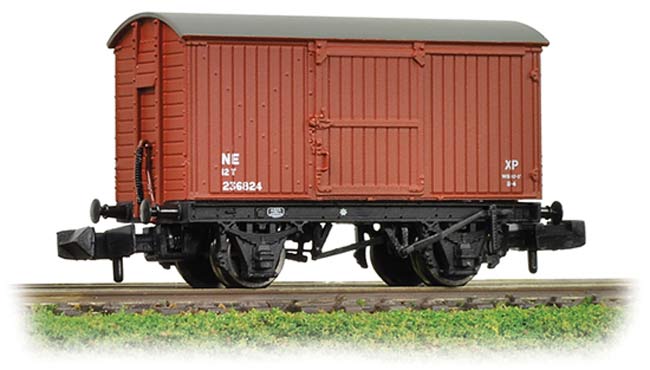 12 Ton Eastern Ventilated Van Planked Ends LNER Oxide